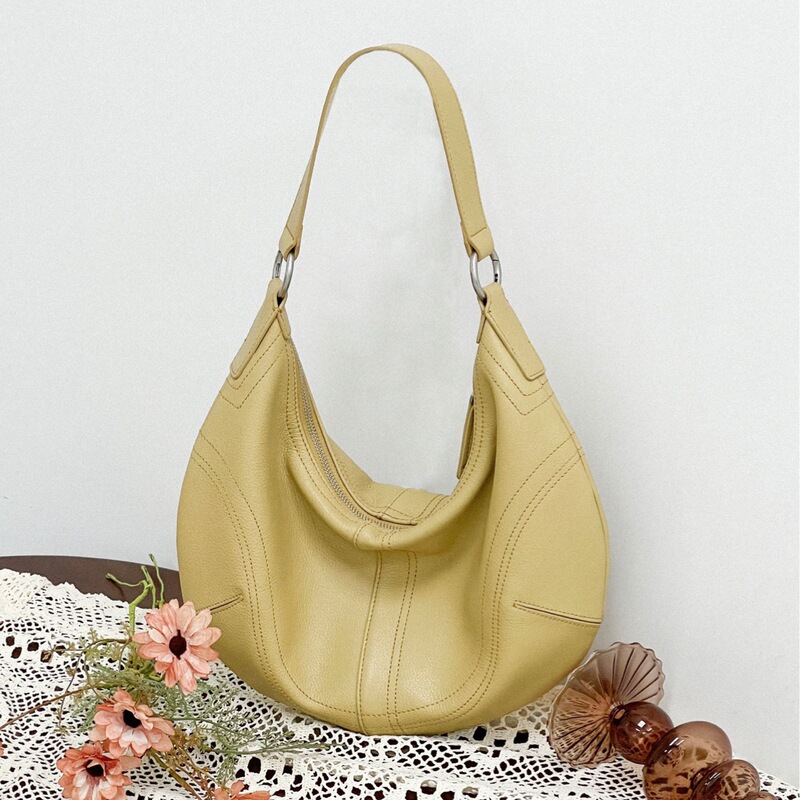 Niche designer genuine leather baseball bag with visible stitching, large capacity, high-end feel, simple shoulder bag, fashionable women's handbag
