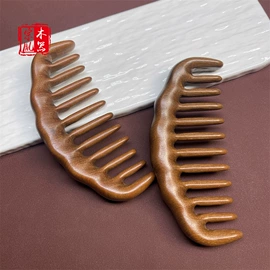 木质工艺品;经络保健器材;美发梳