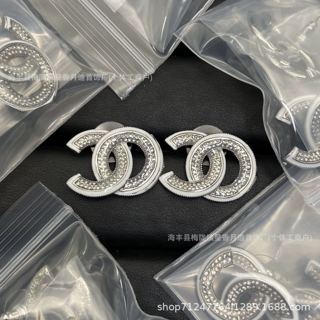 Эмалированная, серьги из жемчуга, стиль Chanel, четырёхлистный клевер, новая коллекция, оптовая торговля
