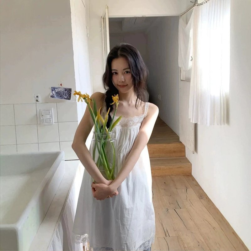 Korean Designer Baby Jiang's Same Style Lace Camisole Dress, Korean-Style Women's Clothing, Gentle Style, Layered Sleeveless Dress Korean Designer Baby Jiang's Same Style Lace Camisole Dress, Korean-Style Women's Clothing, Gentle Style, Layered Sleeveless Dress