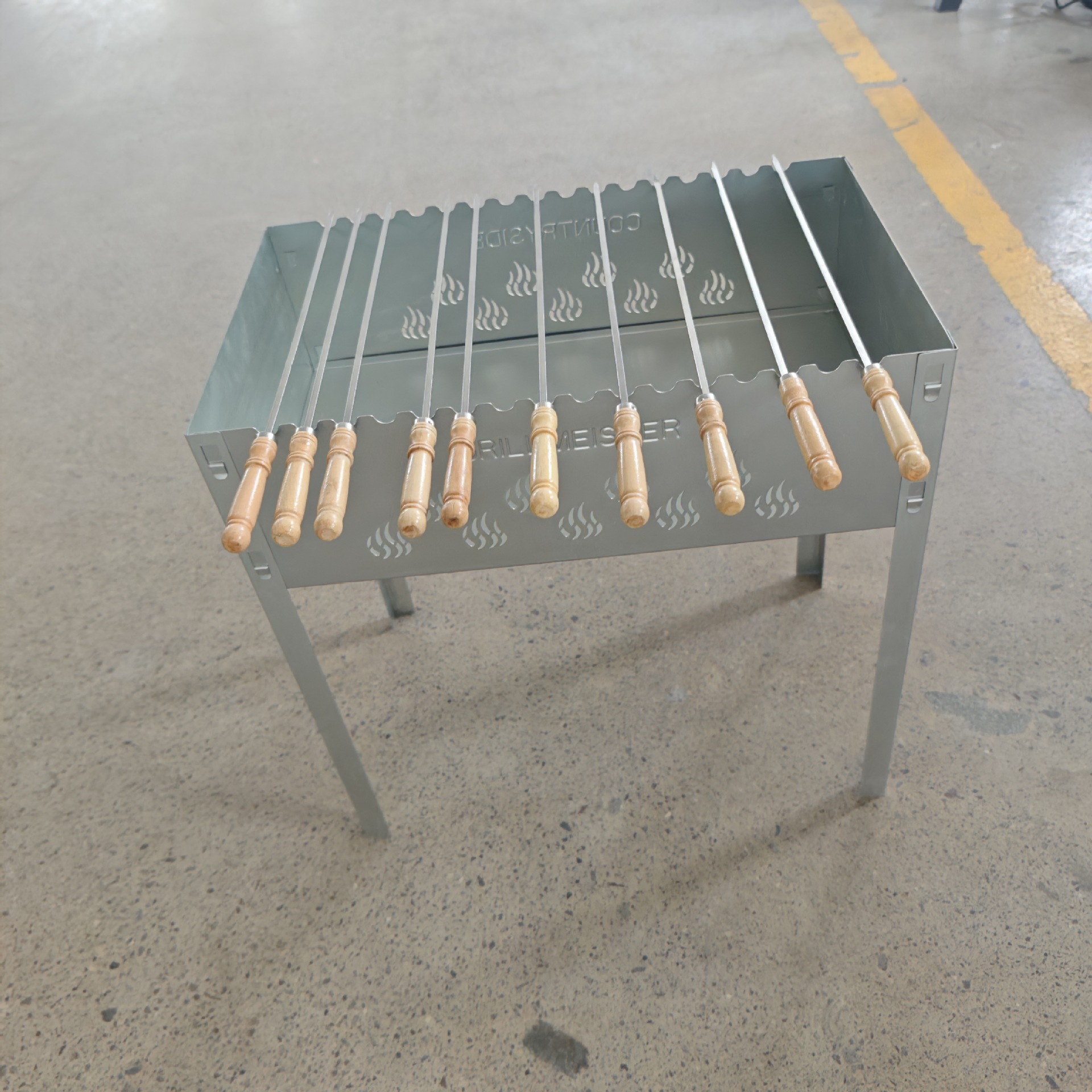 Parrilla de barbacoa portátil simple al aire libre acampamiento de acero inoxidable engrosado BBQ utensilios de barbacoa parrilla de carbón doméstica