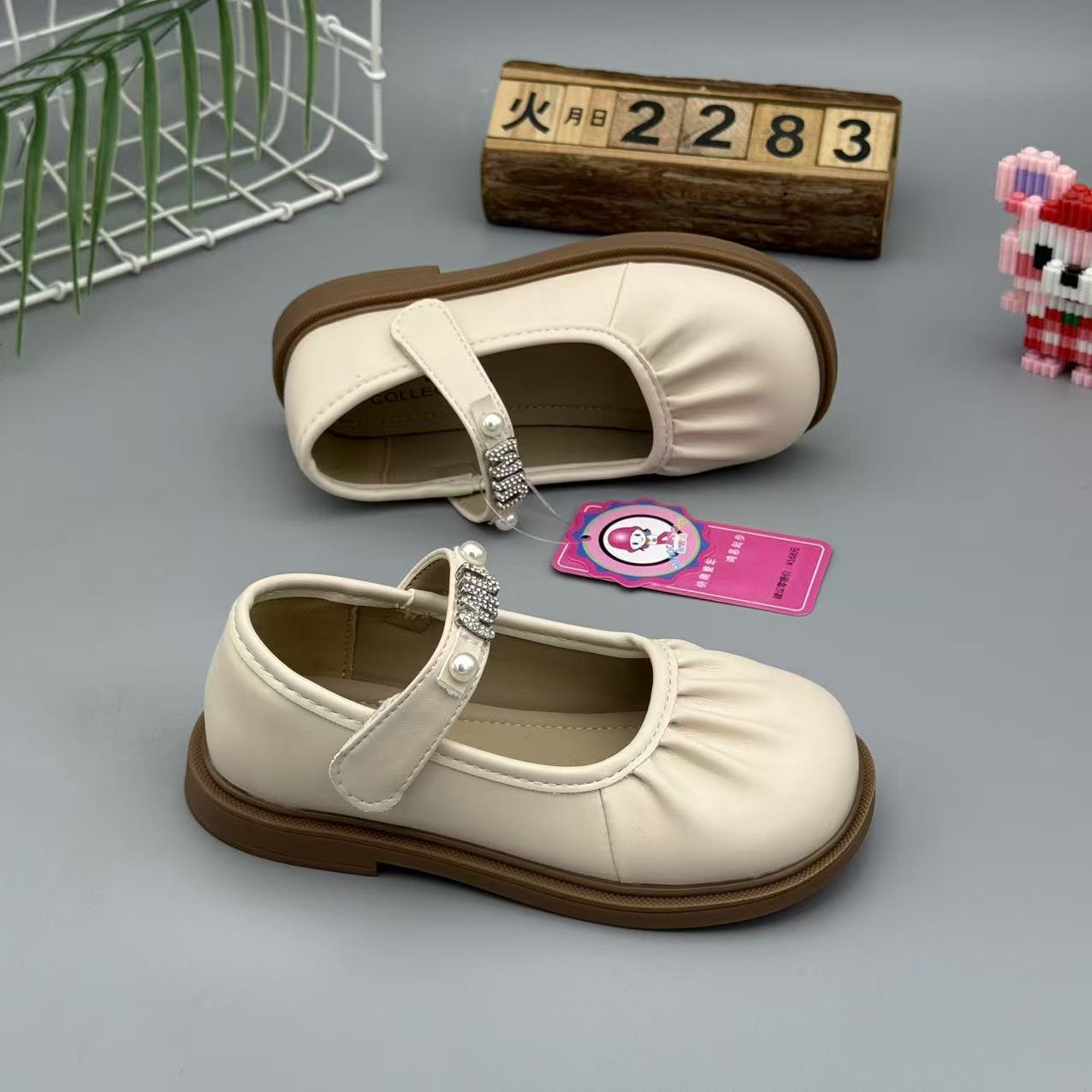 Hongchangda Girls Princess Shoes 2025 Autumn New Pleated Small Leather Shoes Girls Single Shoes Pearl Medium and Large Children's Shoes