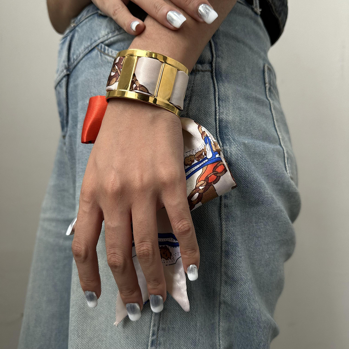 Jieding Diadema larga de poliéster de seda de imitación europea y americana, cinta de impresión de color rojo y blanco, accesorios de diseño de todo fósforo transfronterizos