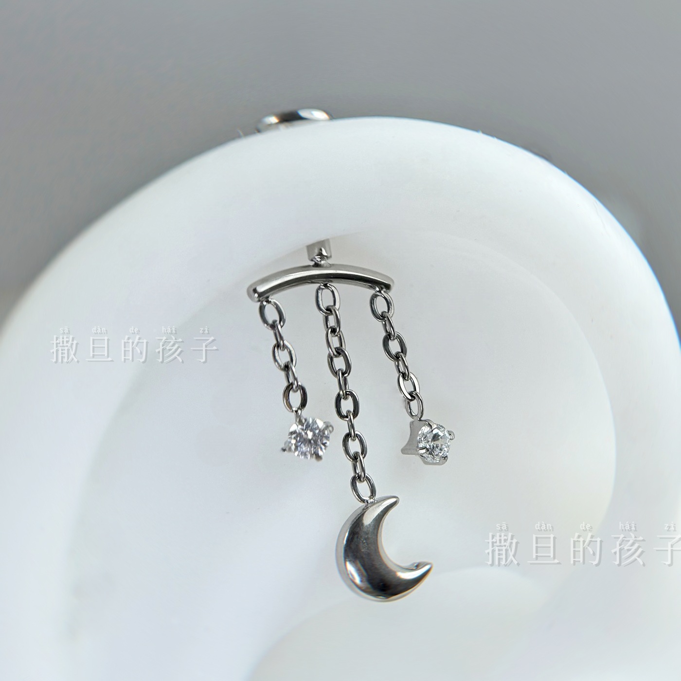 Silver pointed spike labret stud material detail