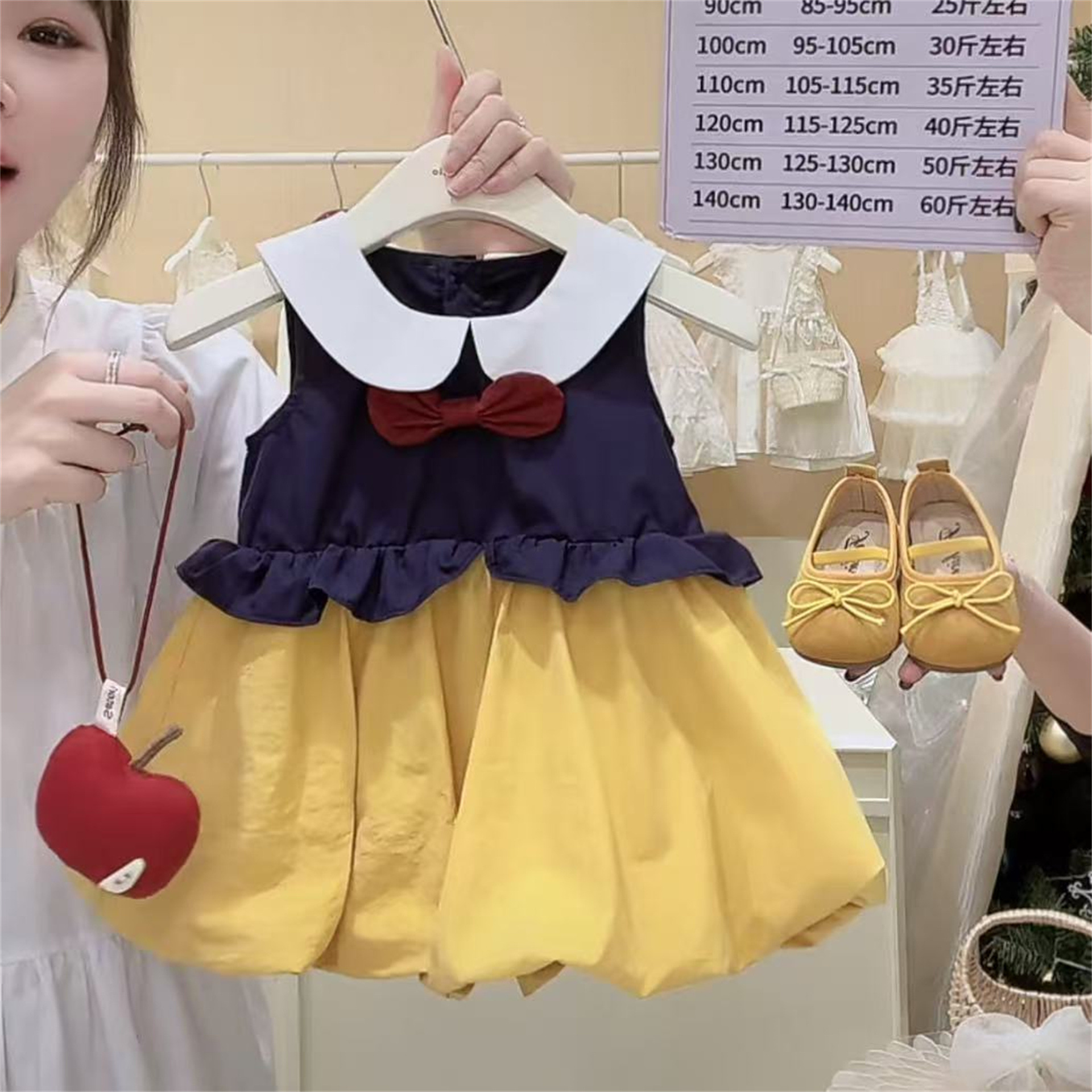 [Bolso gratis] Cute crítico golpea a la niña original Blancanieves sensación cómica jk uniforme capullo falda de muñeca