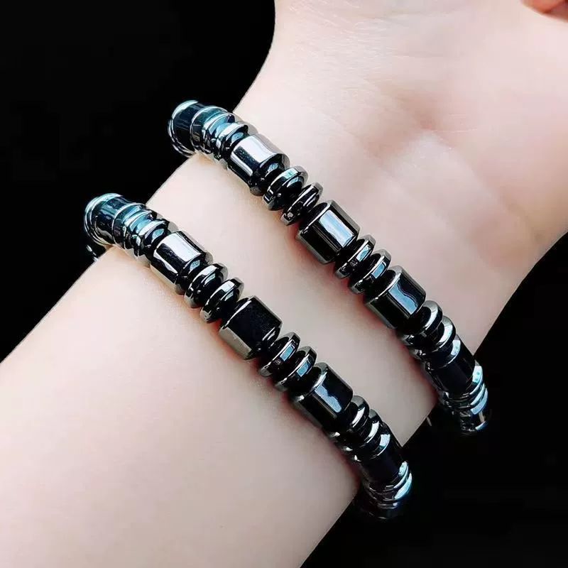 Magnetic organic beaded bracelet