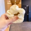 Молочно‑белый
