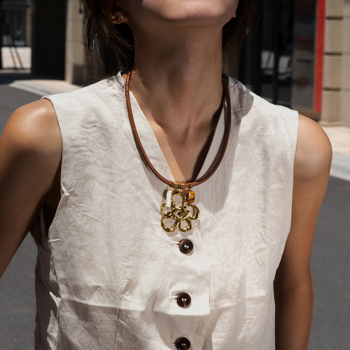 Collar de colgante de acero inoxidable de la UE y los Estados Unidos, collar de cuerda de cuero hueco, joyas transfronterizas para mujeres