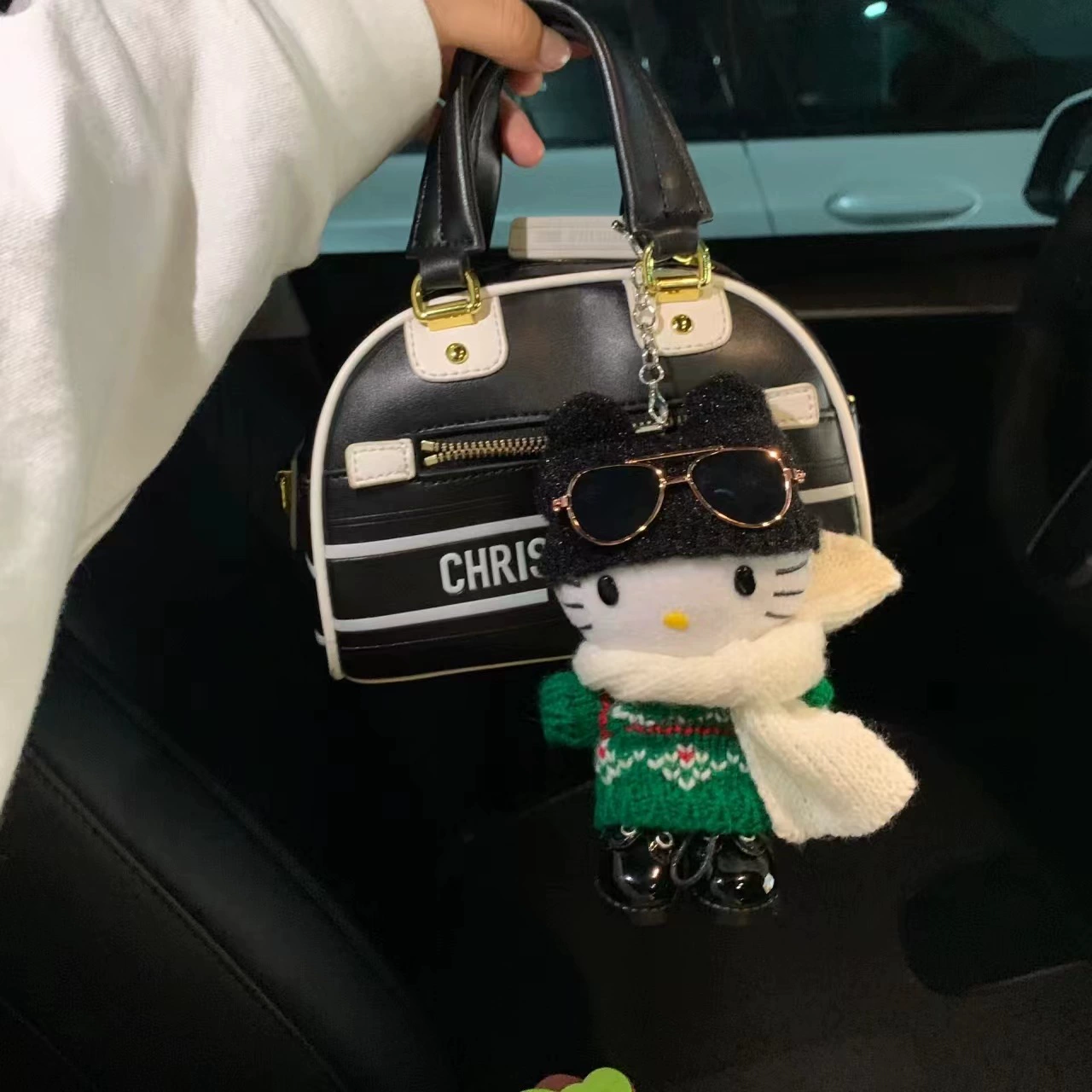 Hello Kitty, зимний свитер, солнцезащитные очки, кулон, школьная сумка, милая плюшевая кукла
