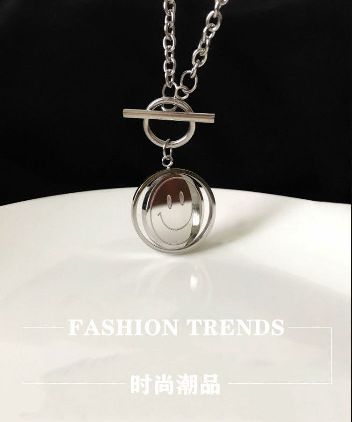 Zhibei details map_6 Guochao net red men and women with the same style rotating smiley face necklace ins hip-hop street couples