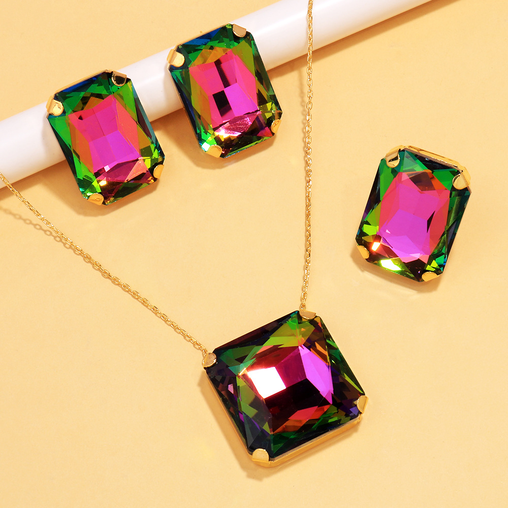 Transfronterizo venta caliente cuadrada conjunto de joyería alta sensación de tres piezas de diamante cadena clavícula pernos de orejas conjunto de joyería femenina