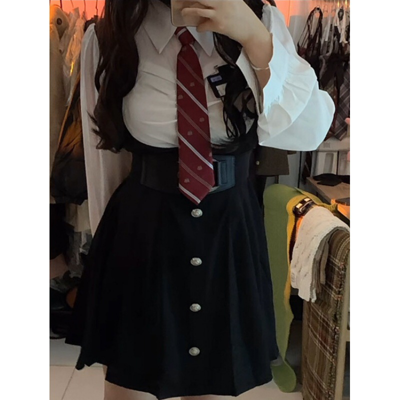 Plus size women's fake two-piece long sleeve dress autumn and winter college style tight waist pleated short skirt slimming cover fat slightly fat