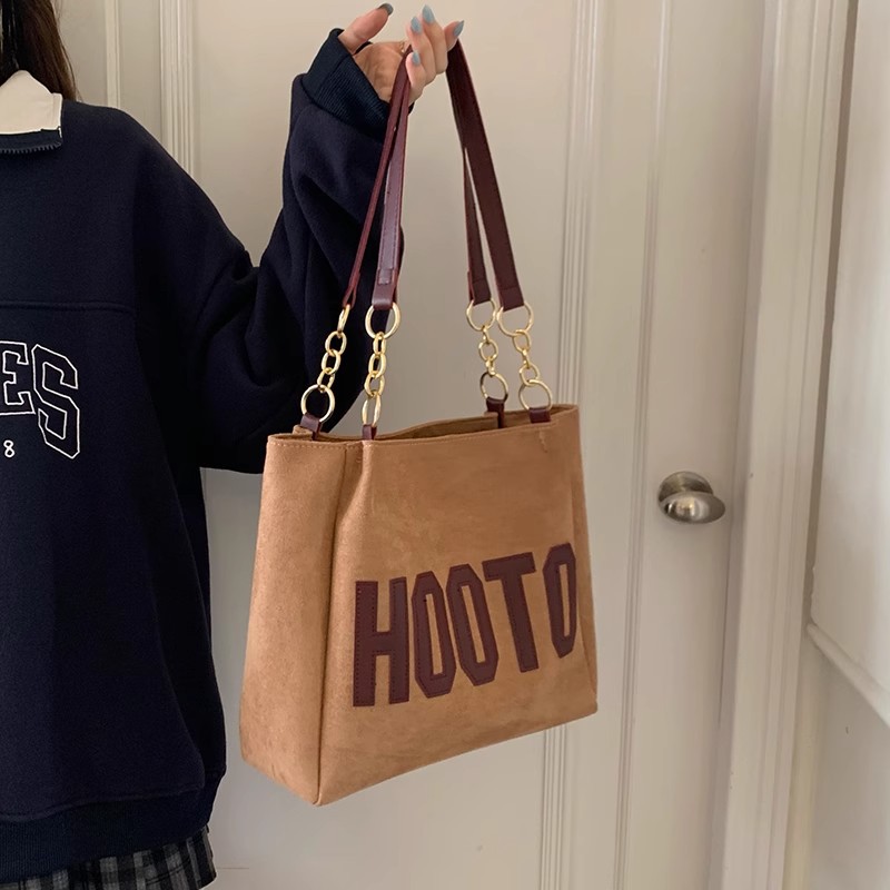 Best-selling women's bags, large-capacity bags, 2023 new Korean style popular letter college student class shoulder bags, tote bags undefined