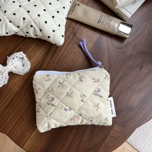 Wallet flower-shaped