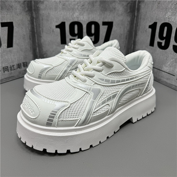 Fashionable casual footwear