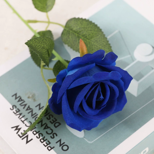 Small diamond rose (blue) single