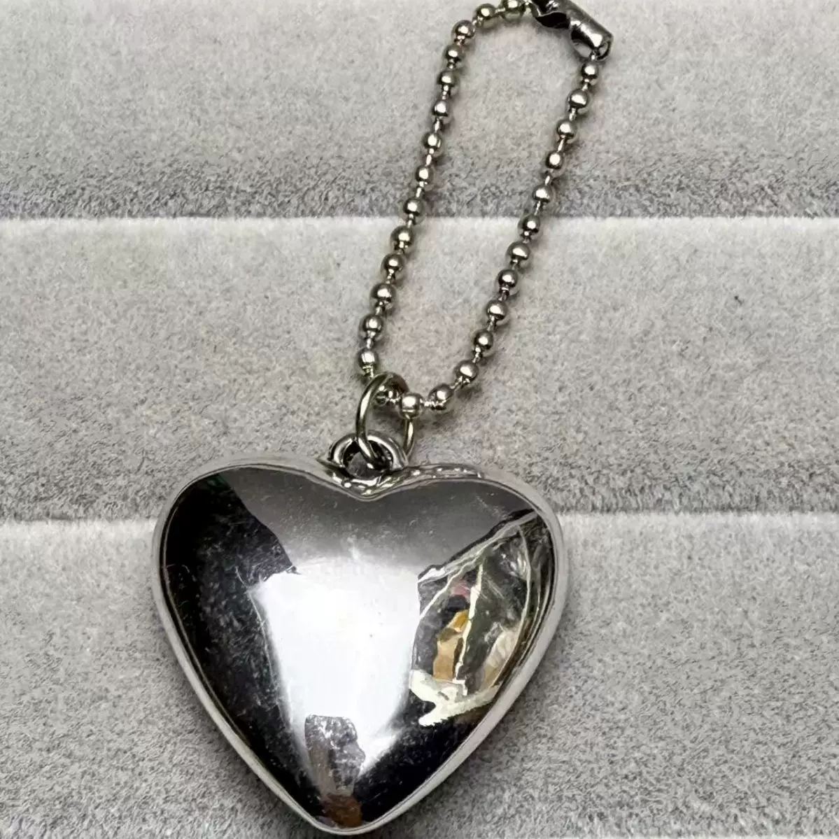 高级感轻奢小众挂件钥匙扣包包配饰韩系银色金色爱心吊坠女珠链