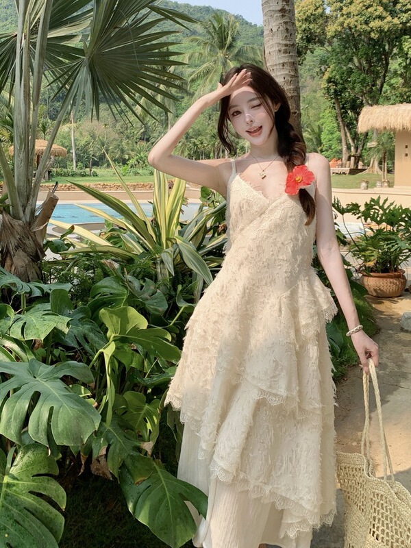 Real Shot of Elegant White Holiday Style Multi-Layered Suspender Dress for Women Summer Feather Tassel Waist Mid-Length Skirt
