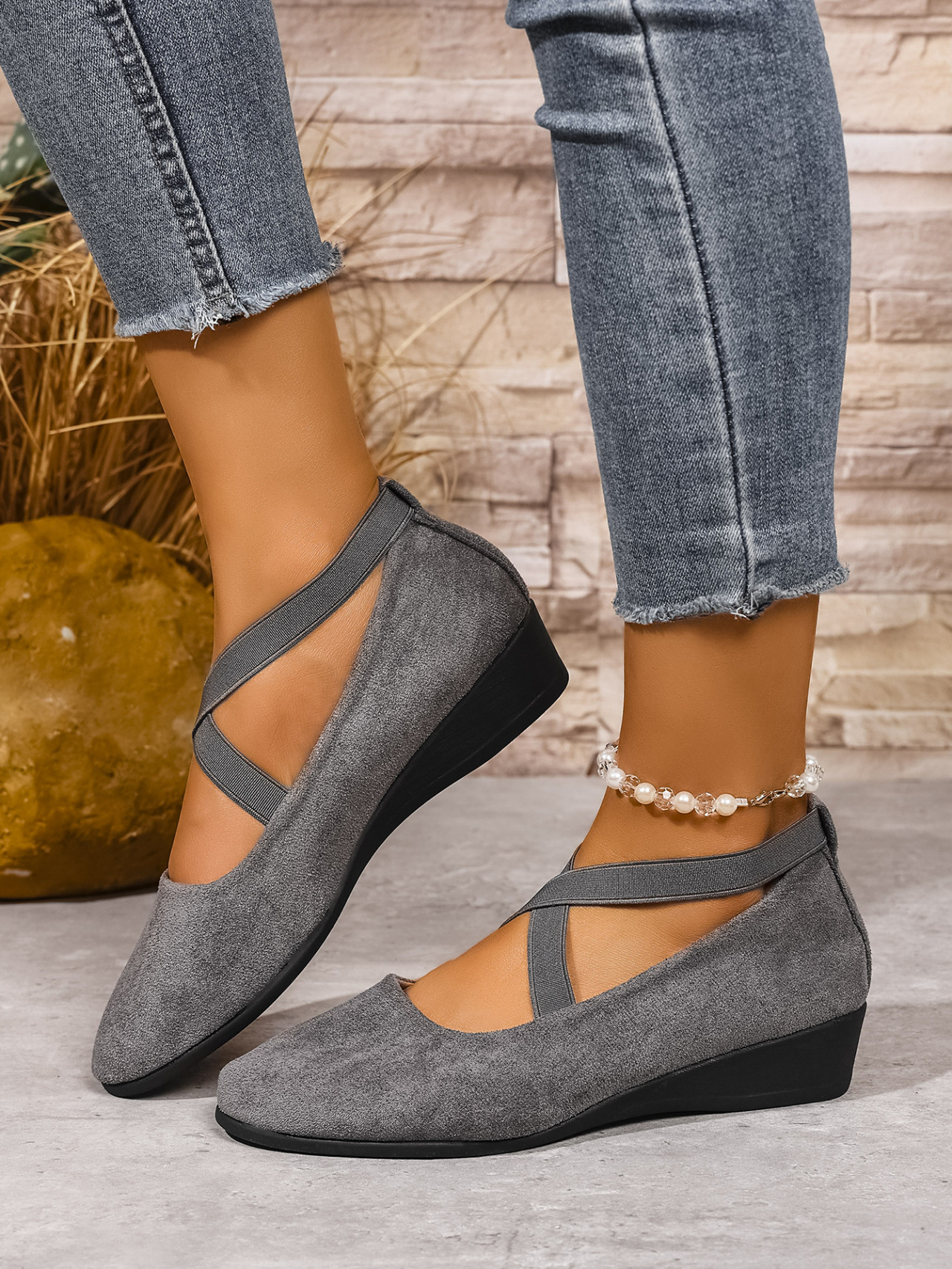 Chaussures compensées en daim pour femme avec bande élastique_voghion.com
