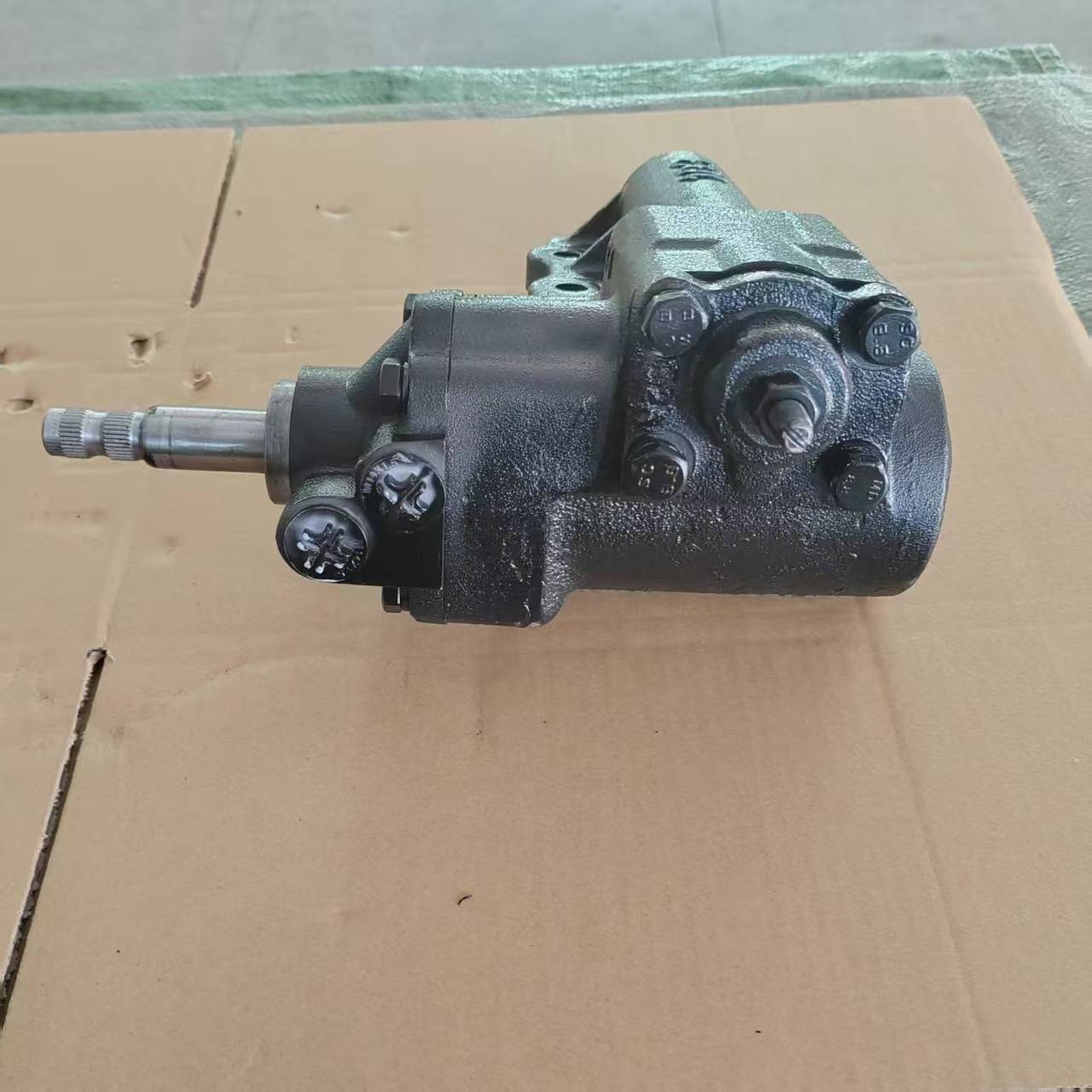 49200Vb000 49200Vs40A Suitable for Nissan Patrol Y61 Steering Gear Left-Hand Drive
