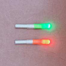 哇噢荧光棒渔具夜钓夜光棒超亮钓鱼浮漂发光应急信号棒照明户外