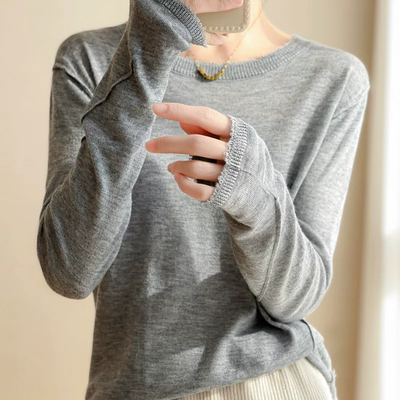 Demi-season white woolen knitted thin sweater