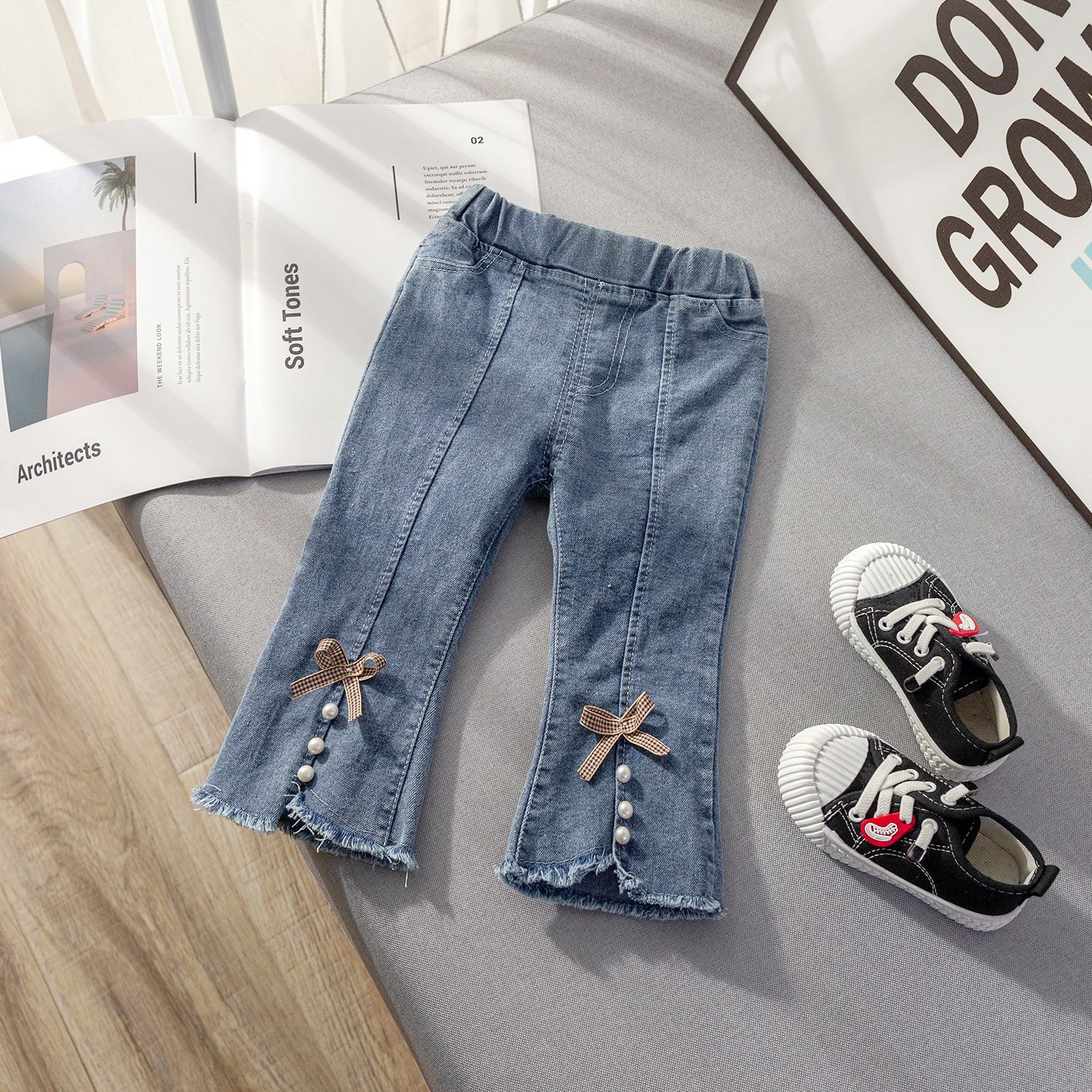 Pantalones vaqueros de niña 2024 primavera nuevos pantalones pierna con cuentas arco bebé femenino primavera y otoño Internet Celebrity pantalones a juego image 2