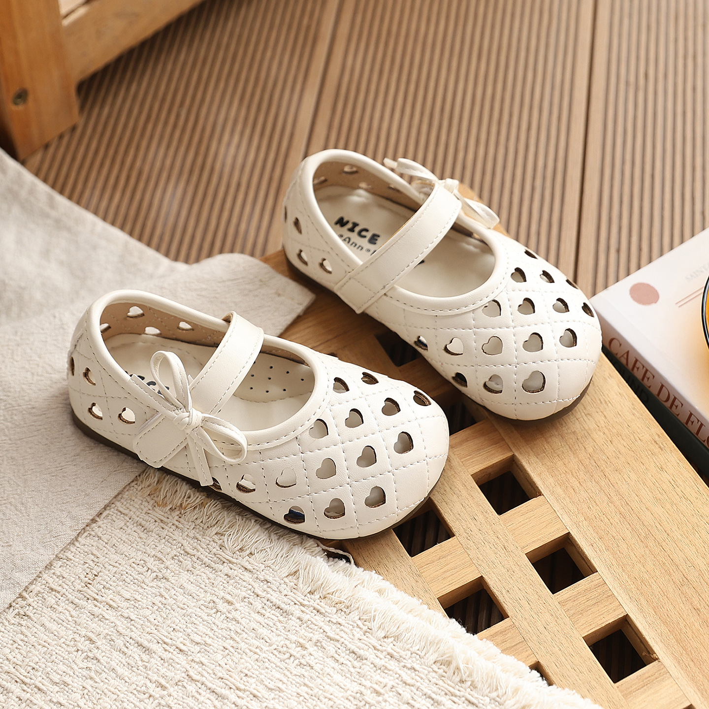 Girls Heart Shaped Hollow Out Sandals Soft Soled Breathable Princess Mary Jane Shoes Solid Color Spring Summer Baby Footwear_voghion.com