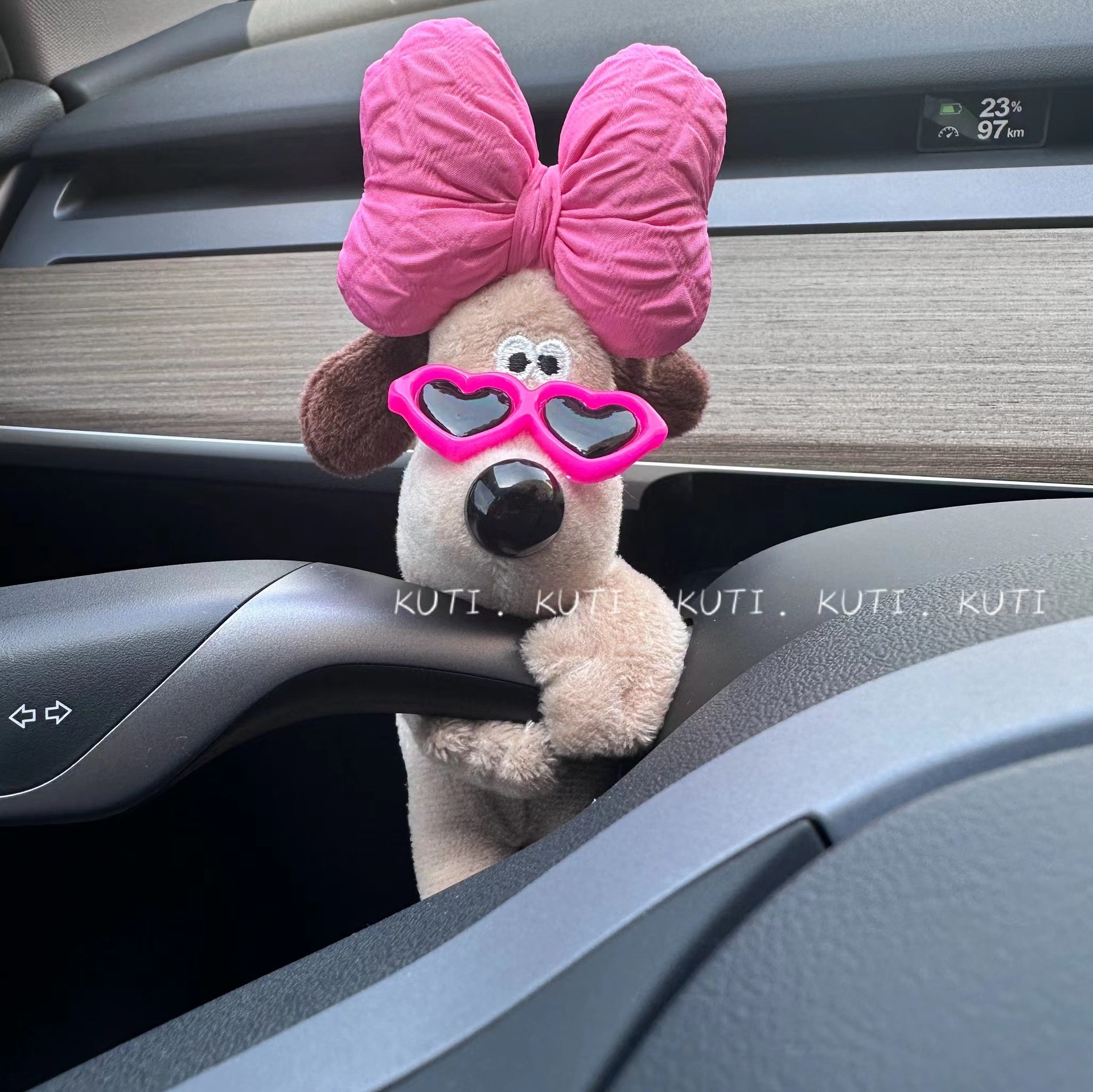 Paquete de material de bricolaje hecho a mano lindo perro coche embarazada bloque decoración coche felpa muñeca decoración creativa cumpleaños