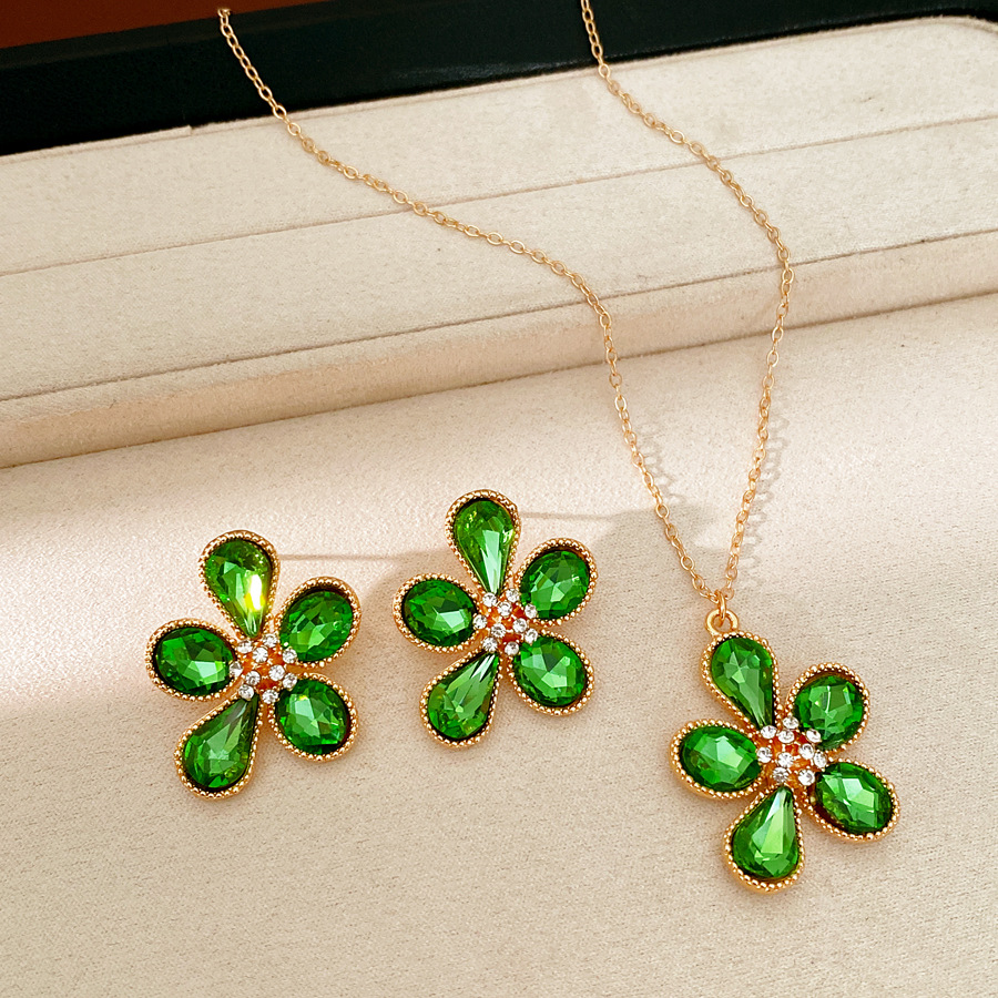 Collar verde de flores de diamante ligero de lujo nicho collar de clavícula de alta calidad temperamento conjunto de joyería de moda mujer
