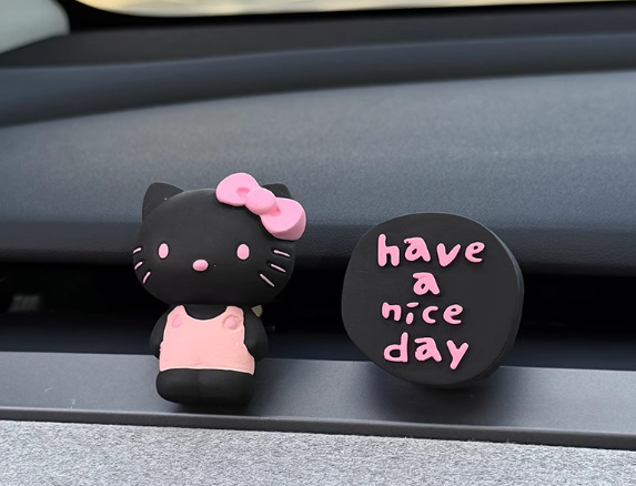 HelloKitty车载香薰可爱黑皮KT汽车出风口扩香石车内饰品摆件女|undefined