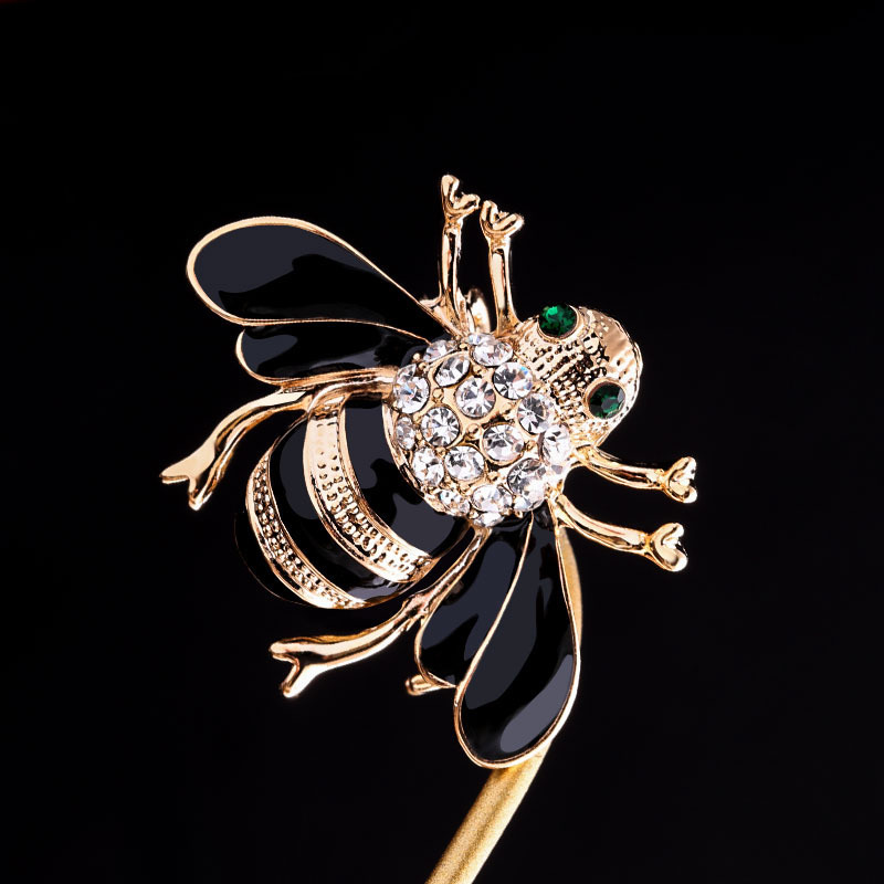 Cute Bee Brooch Pin Decorative Accessory For Clothes And Dresses_voghion.com