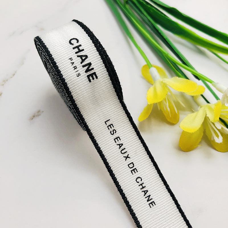 赤い本の小さな香りのリボンの髪飾りリボンのプレゼントのひもの花束の帽子の縁の手作りのdiyブランドのリボン|undefined