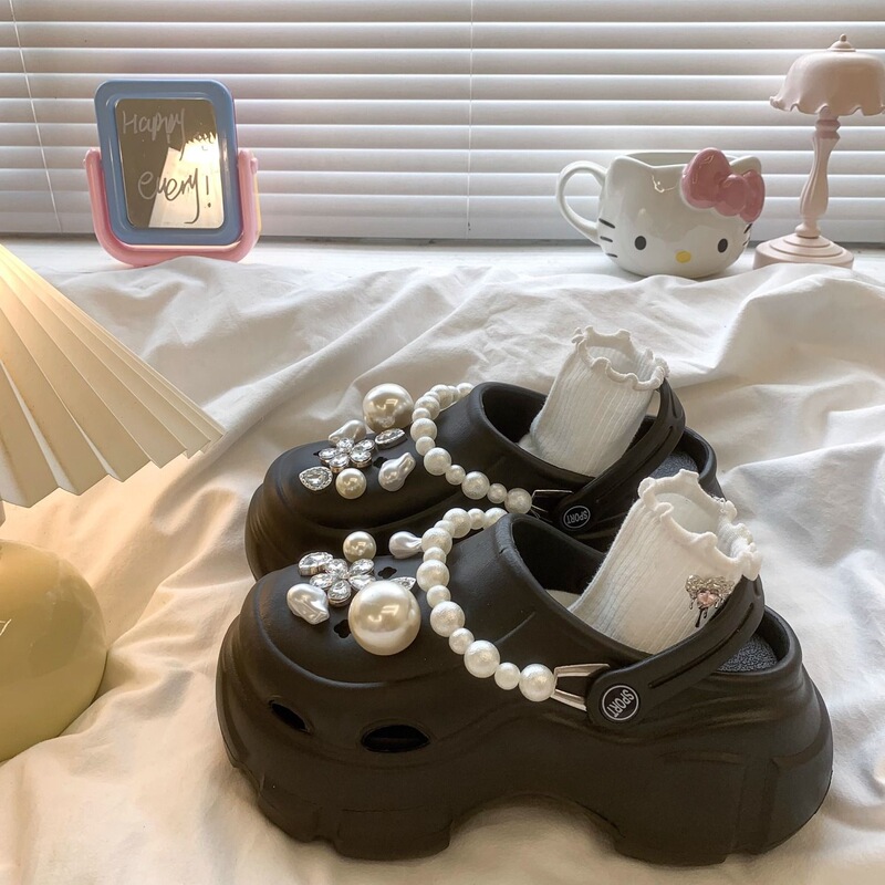 Black Thick-Soled Clogs with a Stepping-On-Clouds Feel for Women, 2026 New Summer French-Style Pearl-Toe Beach Sandals Black Thick-Soled Clogs with a Stepping-On-Clouds Feel for Women, 2026 New Summer French-Style Pearl-Toe Beach Sandals