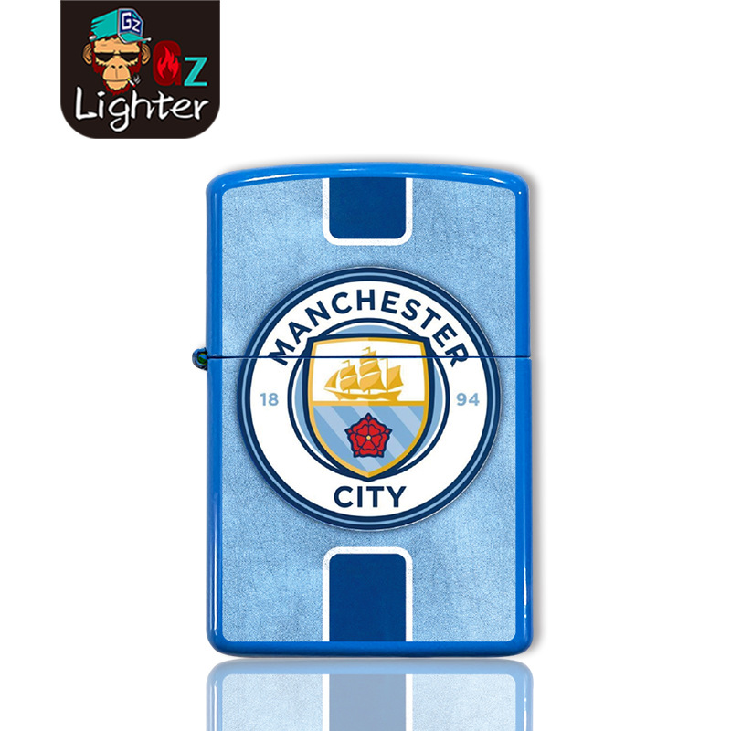 Encendedor de queroseno con diseño de jugador legendarario de la dinastía del fútbol, textura retro en relieve, acabado mate, artesanía