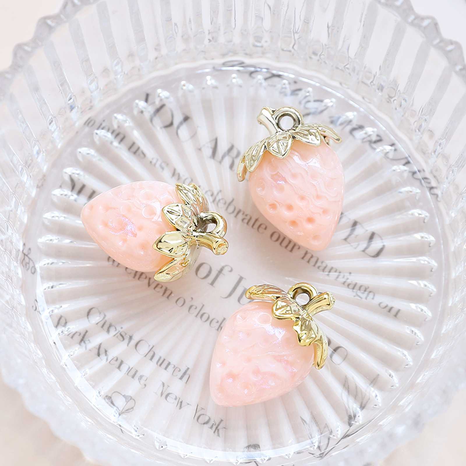 5g Weight Pendant Jewelry Making Type DIY Jewelry Accessories Classification 1 Piece Quantity Artificial Crystal Material Strawberry Pattern Sweet Style 1 Piece Arylic Artificial Crystal Strawberry Pendant 11