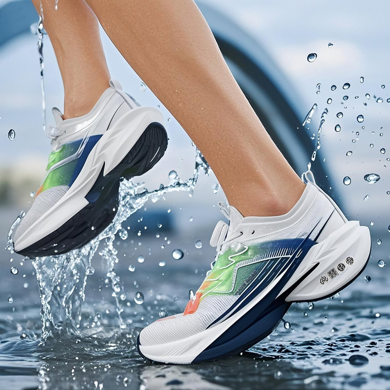 2025 Zapatos de carrera de serpiente para parejas amortiguadores y transpirables de entrenamiento de velocidad ligero zapatos deportivos profesionales