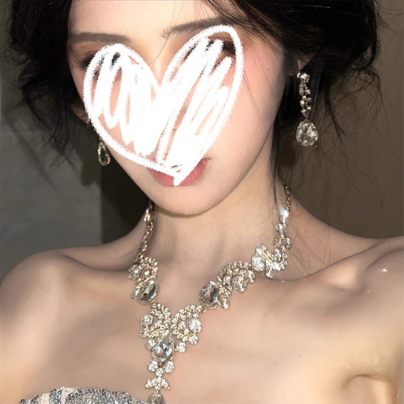 Super Flash Water Drops Full Diamond Tassel Necklace Earrings suit Women's Court Light Luxury Niche Design Lockbone Chain Neck Accessories