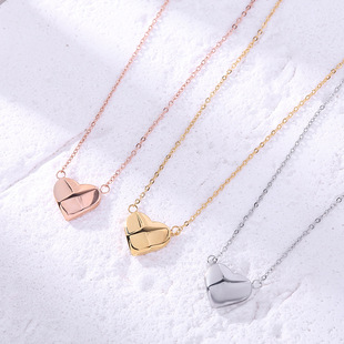 New smooth love clavicle chain Women's titanium steel necklace heart-shaped magnet necklace peach heart pendant women's wholesale