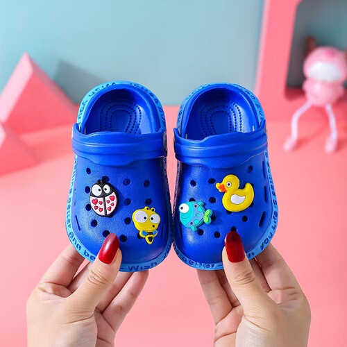 Children's summer sandals for girls, small and medium-sized children, babies, indoor soft soles, anti-slip, cartoon style, for boys, with a hat and holes