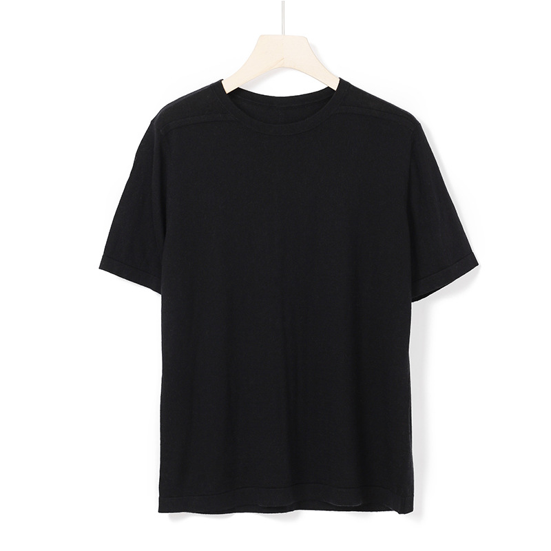 Summer silk knitted thin sweater with a round collar for leisure