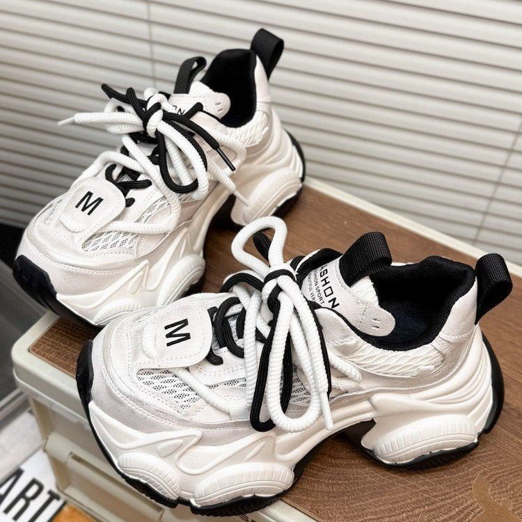 Explosiones pequeñas zapatos de suela gruesa para mujeres 2026 verano nuevos zapatos deportivos casuales de altura zapatos de red transpirables