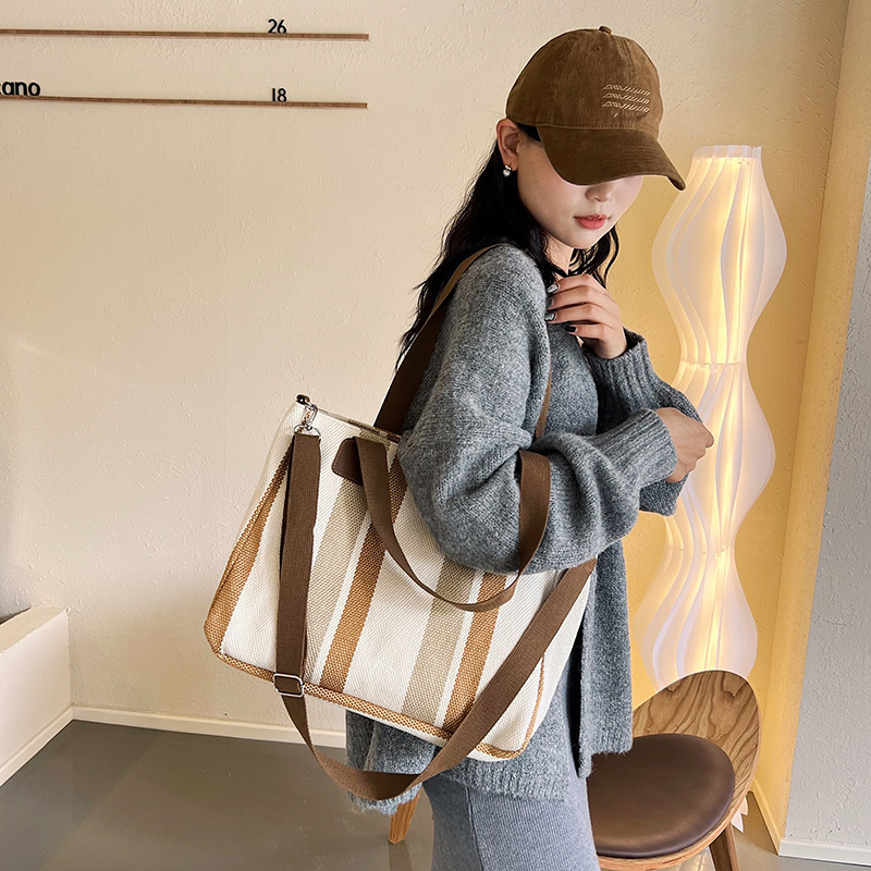 Bolso de lona bolso tote a rayas 2023 nuevo bolso de mujer bolso de mensajero de color dulce japonés de gran capacidad