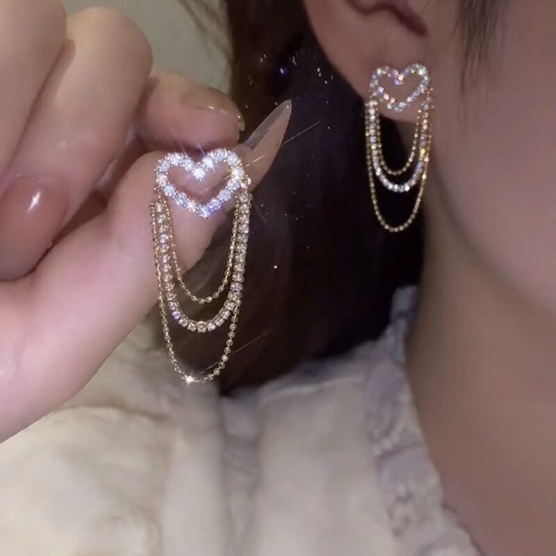 Love Full ~ Super Flash Love Long Flash Diamond Earrings Women's Light Luxury Hollow Heart-shaped Elegant Niche Design Earrings Love Full ~ Super Flash Love Long Flash Diamond Earrings Women's Light Luxury Hollow Heart-shaped Elegant Niche Design Earrings