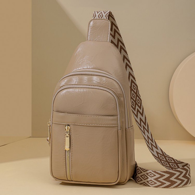 Bolso de pecho de talla única 2024 verano PU mensajero moda diseño fresco ocio todo fósforo viajes al aire libre moda todo fósforo