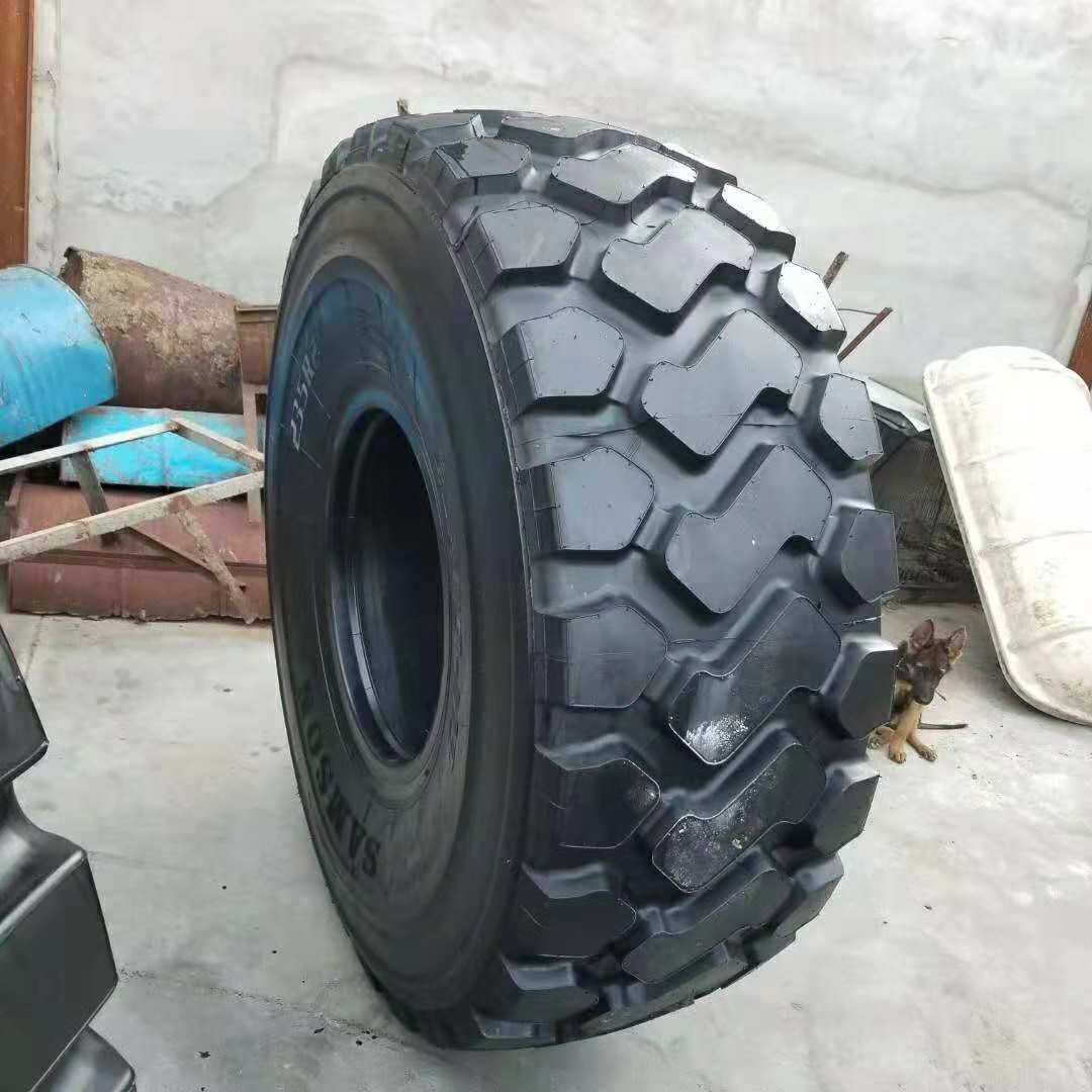 现货供应23.5R25 20.5R25 17.5R25铲运机轮胎 装载机钢丝轮胎