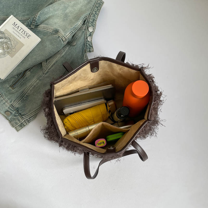 Bolsas de tote bolsas de peluche bolsas de hombro de mujer bolsas de peluche portátiles bolsas de lana de moda popular bolsas de tote de gran capacidad