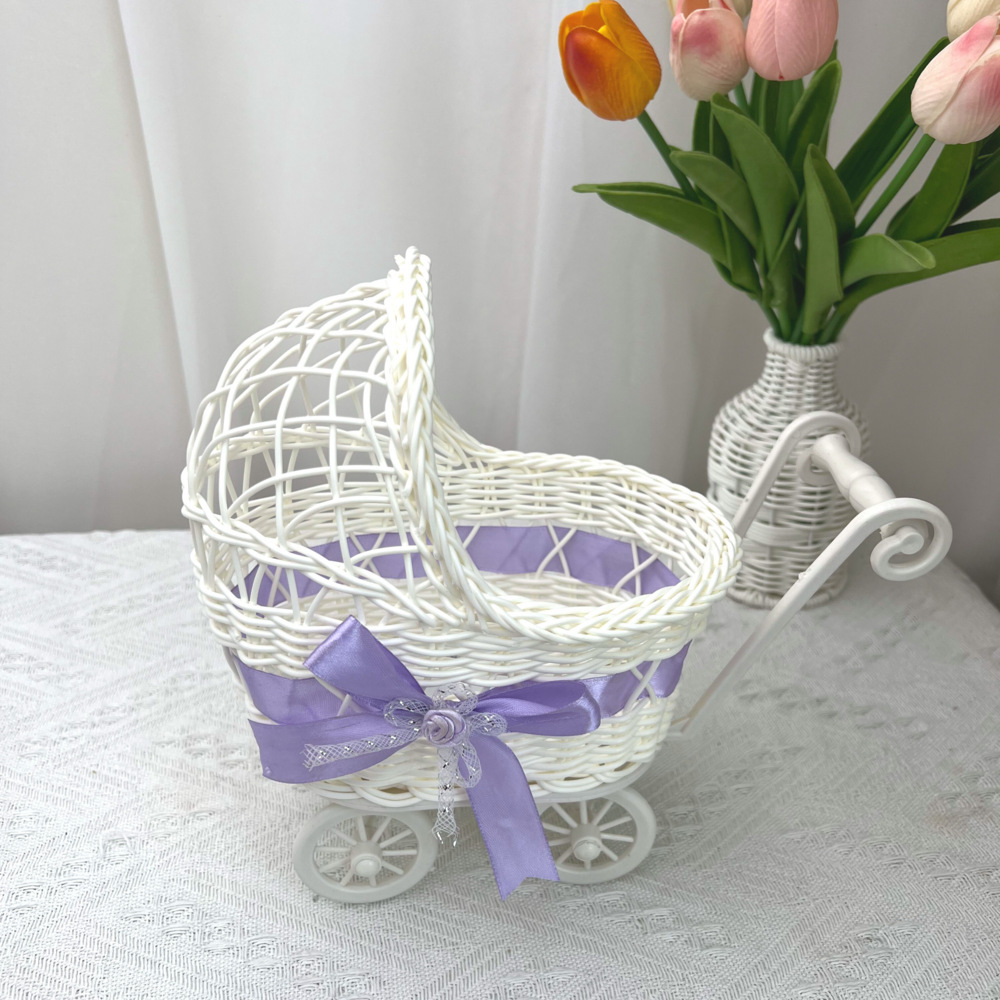 Cochecito Decorativo de Ratán de Plástico para Bodas y Fotografía image 5