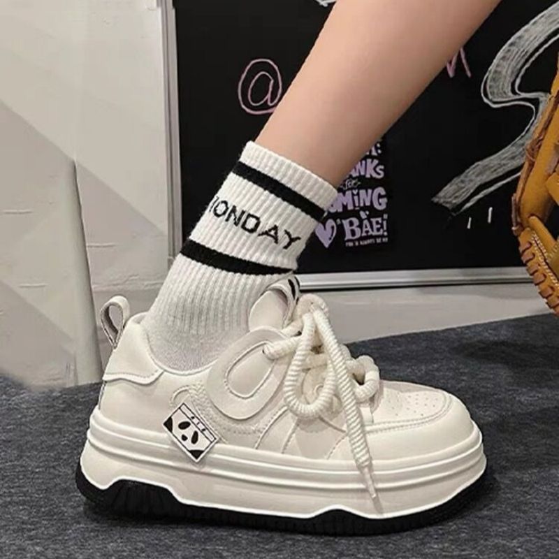 RV explosión de zapatos blancos de suela gruesa para mujeres zapatos de skate panda negro y blanco 2024 verano nuevo estilo universal zapatos deportivos casuales de papá