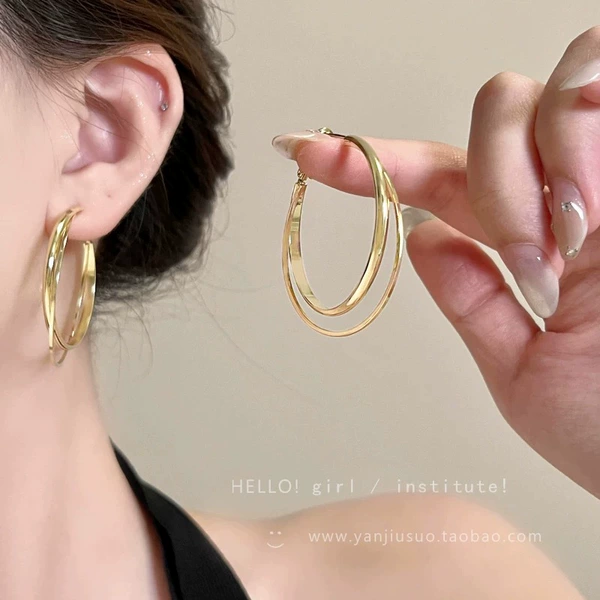 Golden earrings, 4cm